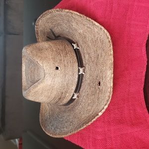 Cowgirl / cowboy hat
